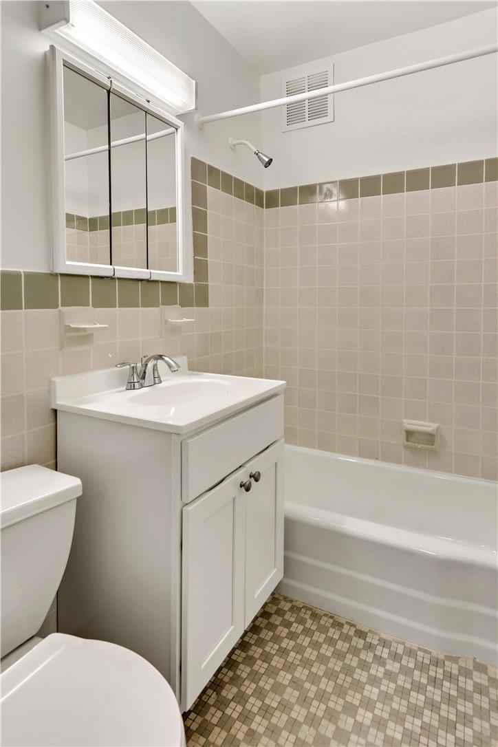 880 Boynton Avenue #8F, Bronx, New York image 20