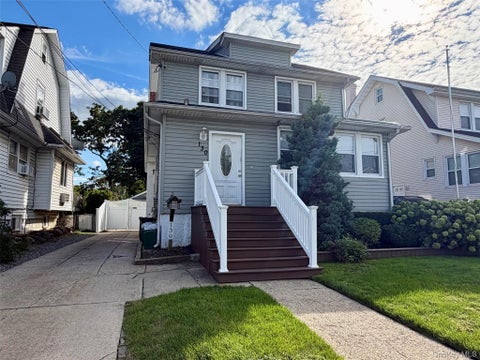 Apartment For Rent - 130 Lyon Place #1<br/> Nassau County, Lynbrook, NY 11563
