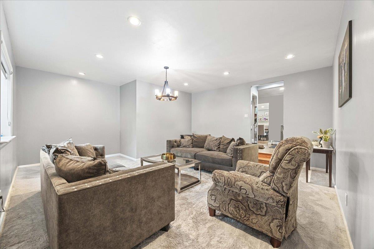 1127 Fordham Lane