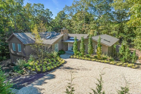 Homes For Rent - 16 Rsmorw Court<br/> Hampton Bays, NY 11946