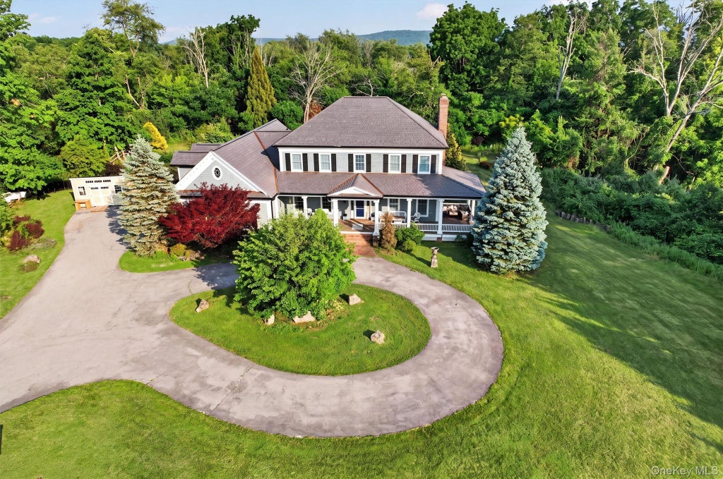 Photo of 10 Knollcroft Terrace, Warwick, NY 10990 (MLS # 1058027)