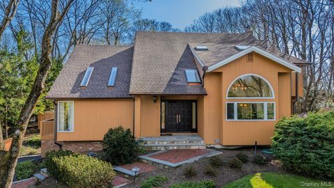 Photo of 4 Ernest Court, Kings Park, NY 11754 (MLS # 986142)