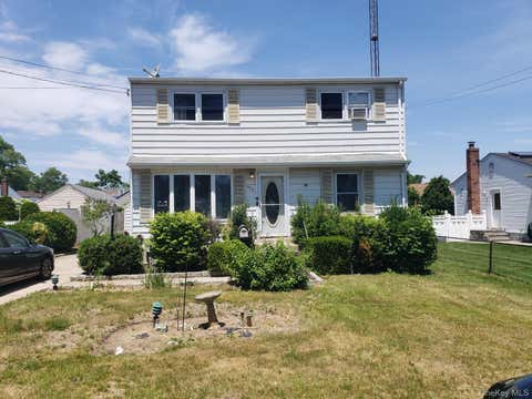 Homes For Sale - 926 9th Street<br/> West Babylon, NY 11704