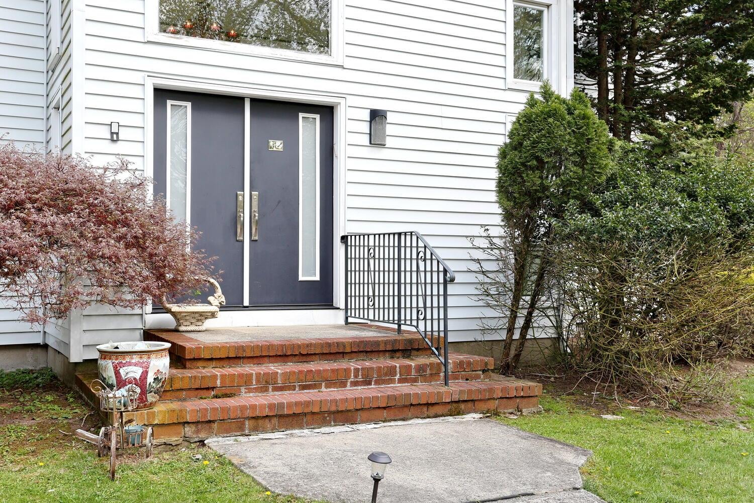 8 Hillel Court