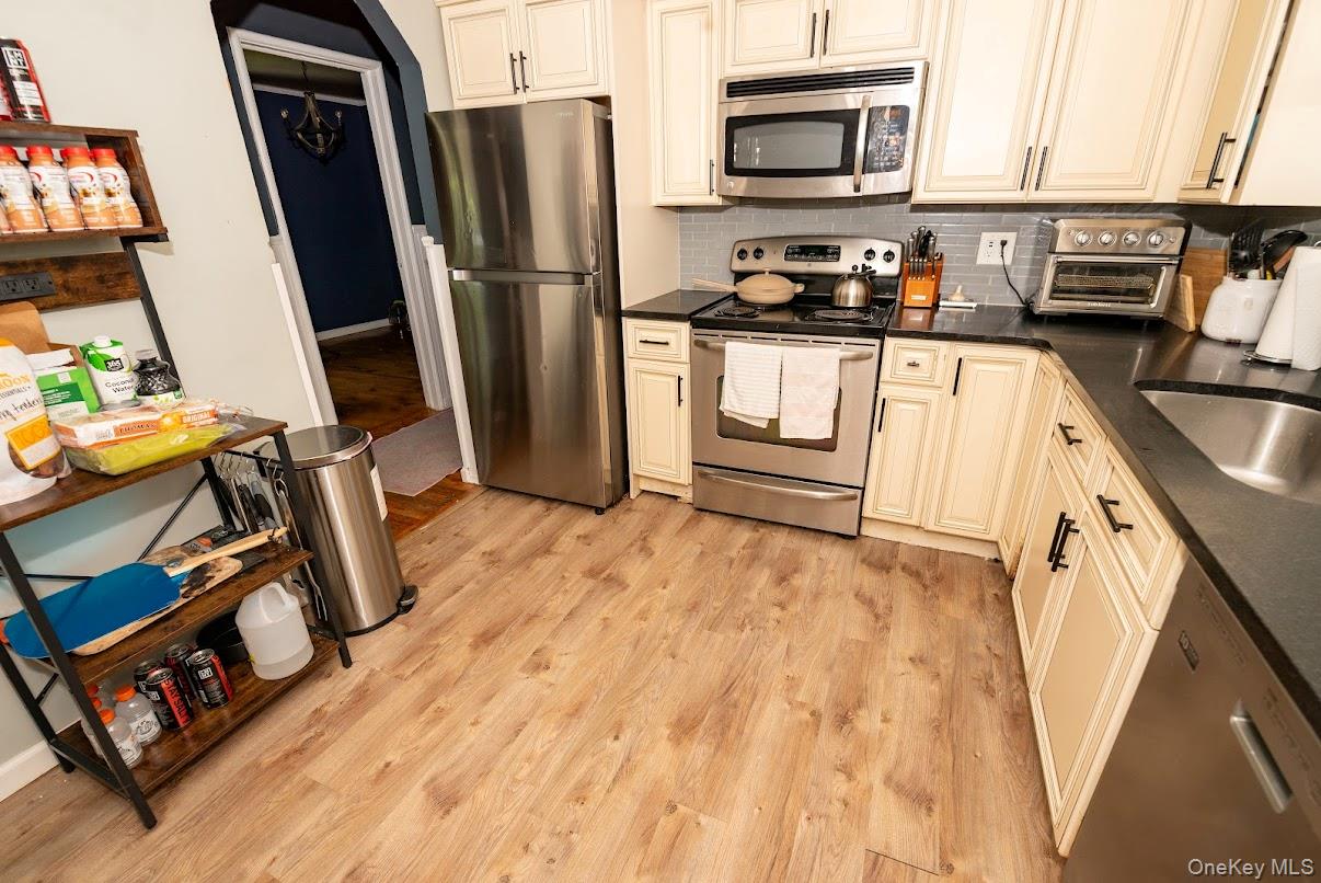 23 Martin Road S