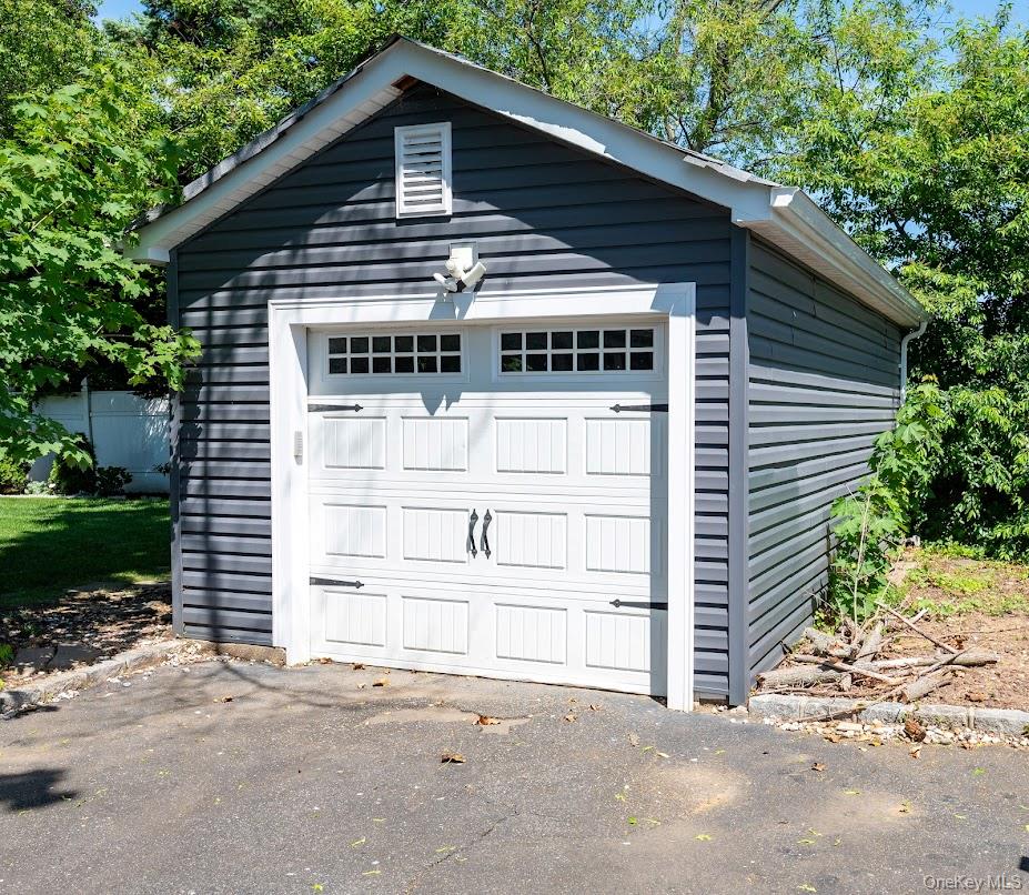23 Martin Road S