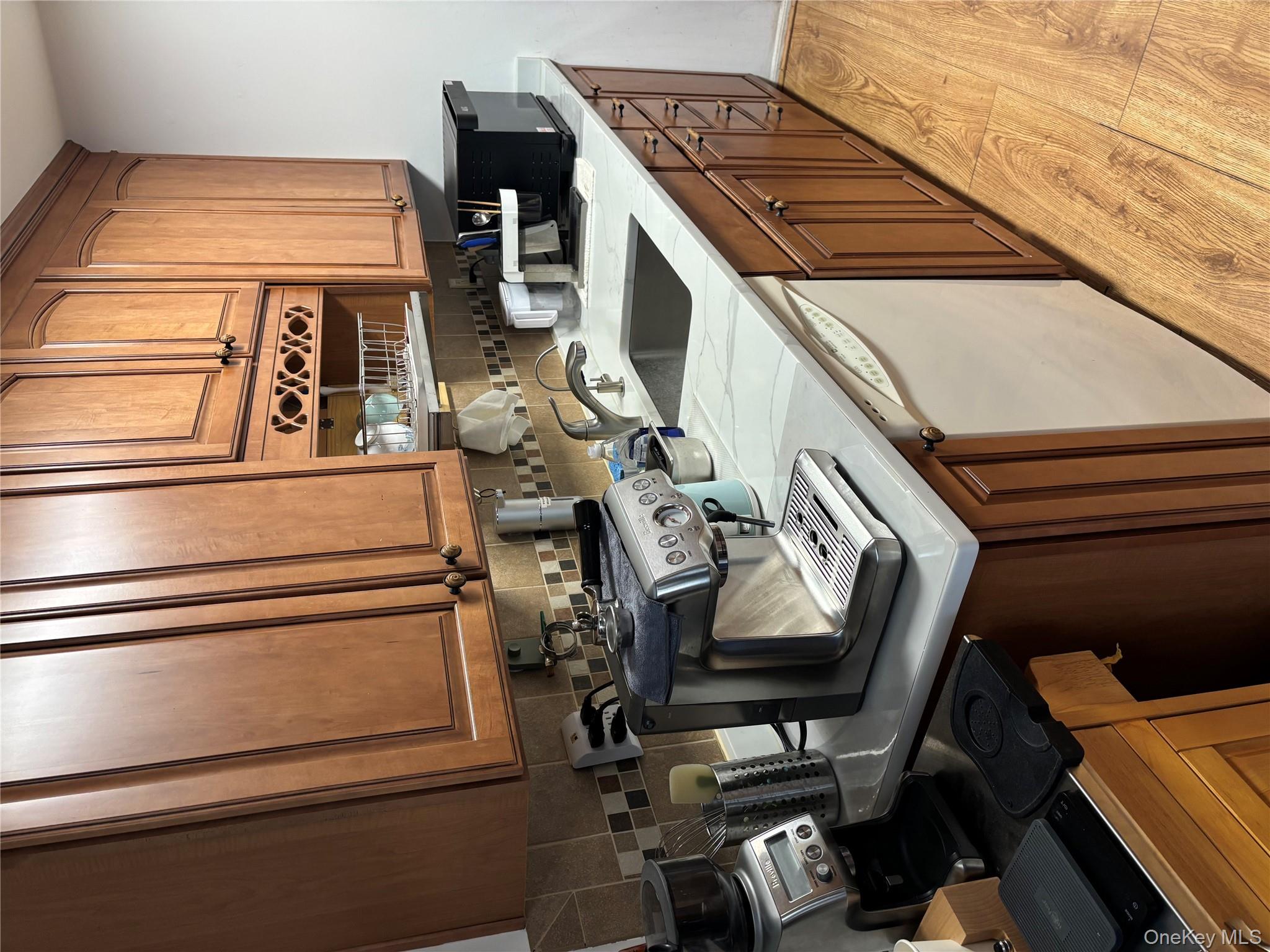 100 Hillside Drive F5