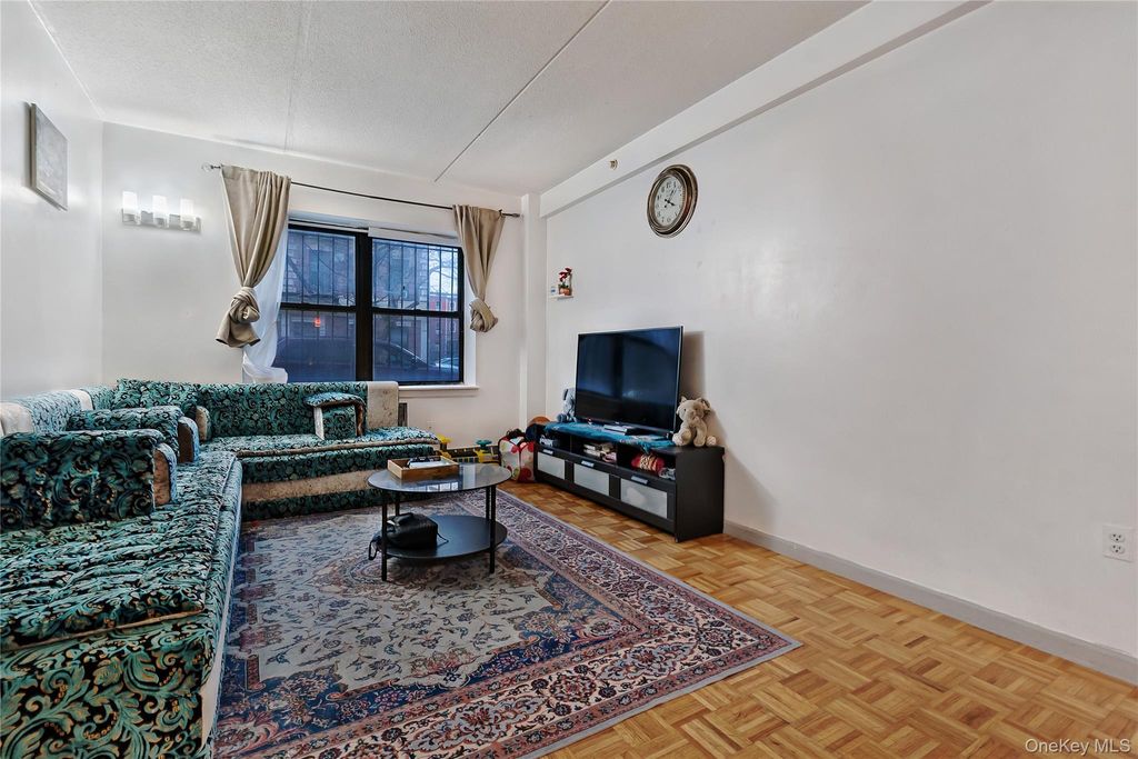 Photo of 566 Gates Avenue #1B, Brooklyn, NY 11221 (MLS # 944313)