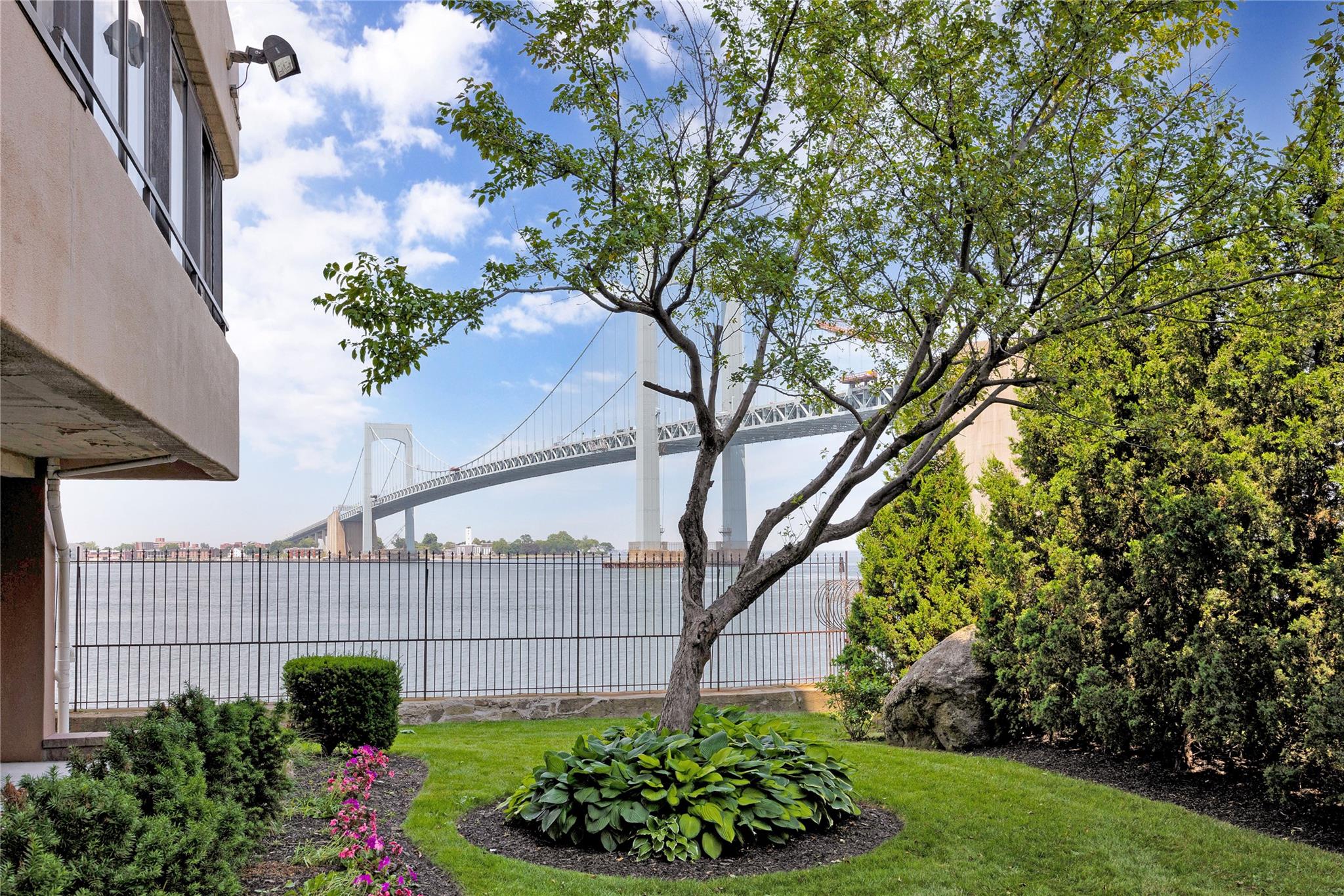 Property for Sale at Powells Cove Boulevard 6A, Beechhurst, Queens, NY - Bedrooms: 2 
Bathrooms: 1 
Rooms: 4  - $395,000