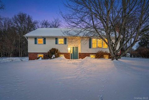 54 Blossom Lane Wallkill NY 12589