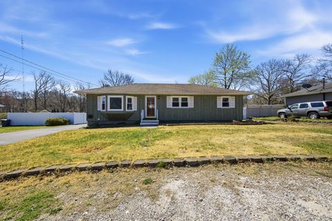 Photo of 310 Jamaica Avenue, Medford, NY 11763 (MLS # 984237)