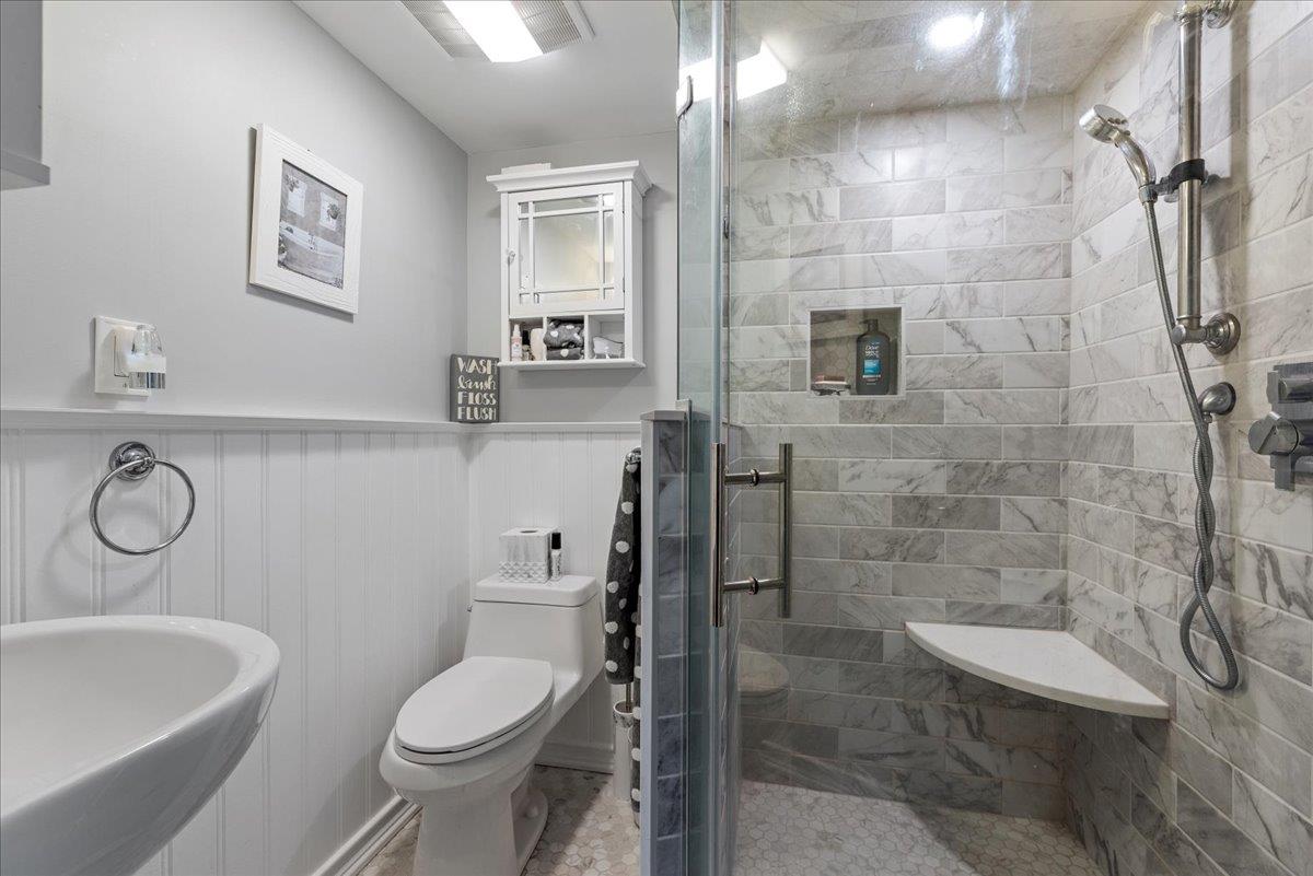 6 Nancy Lane, Hicksville, New York image 24