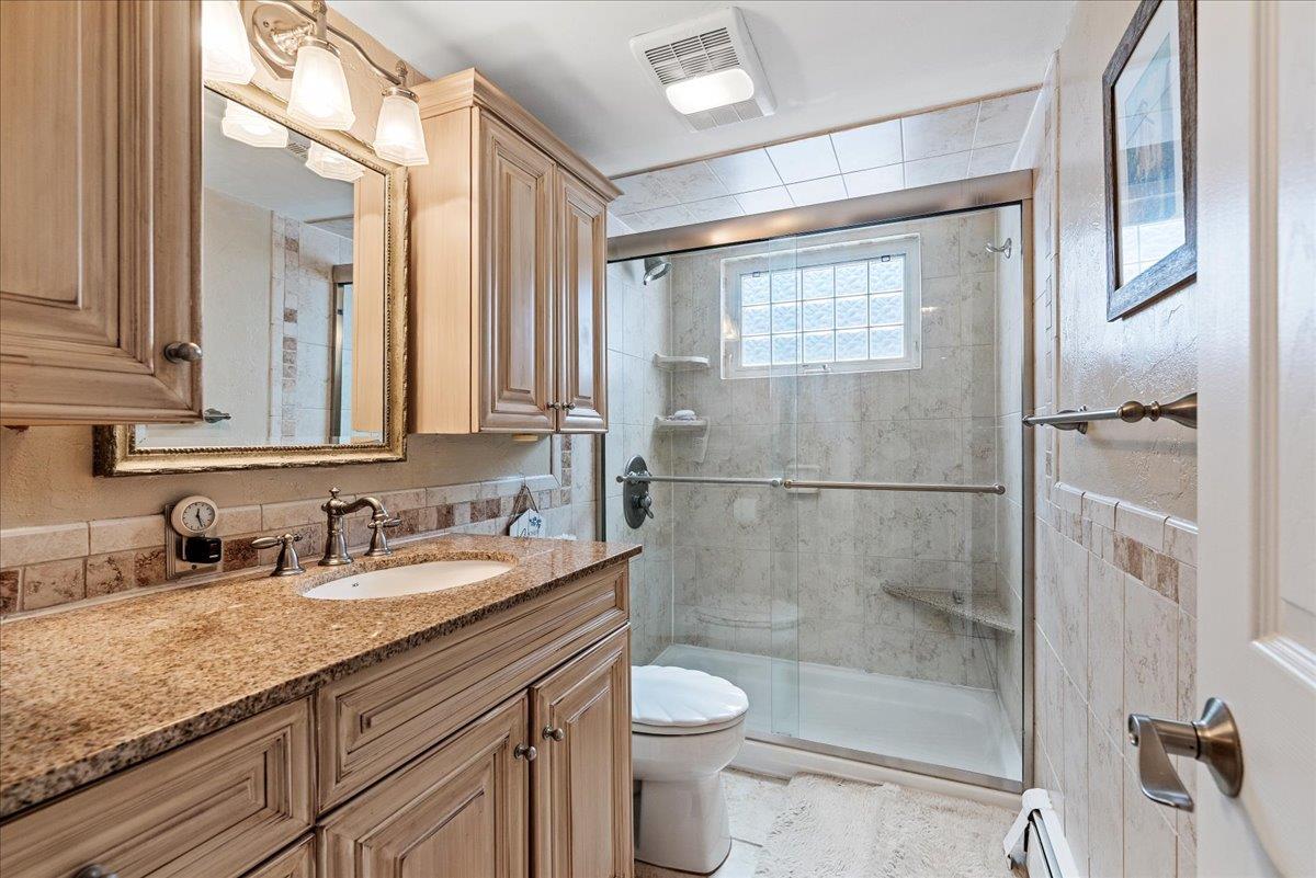6 Nancy Lane, Hicksville, New York image 16