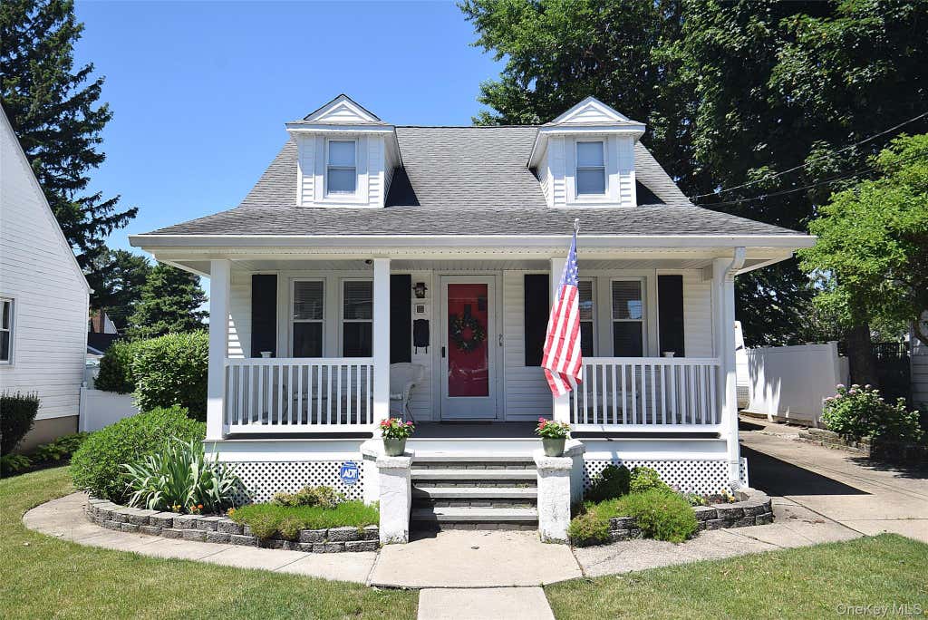 Photo of 88 East Street, Hicksville, NY 11801 (MLS # 1015699)