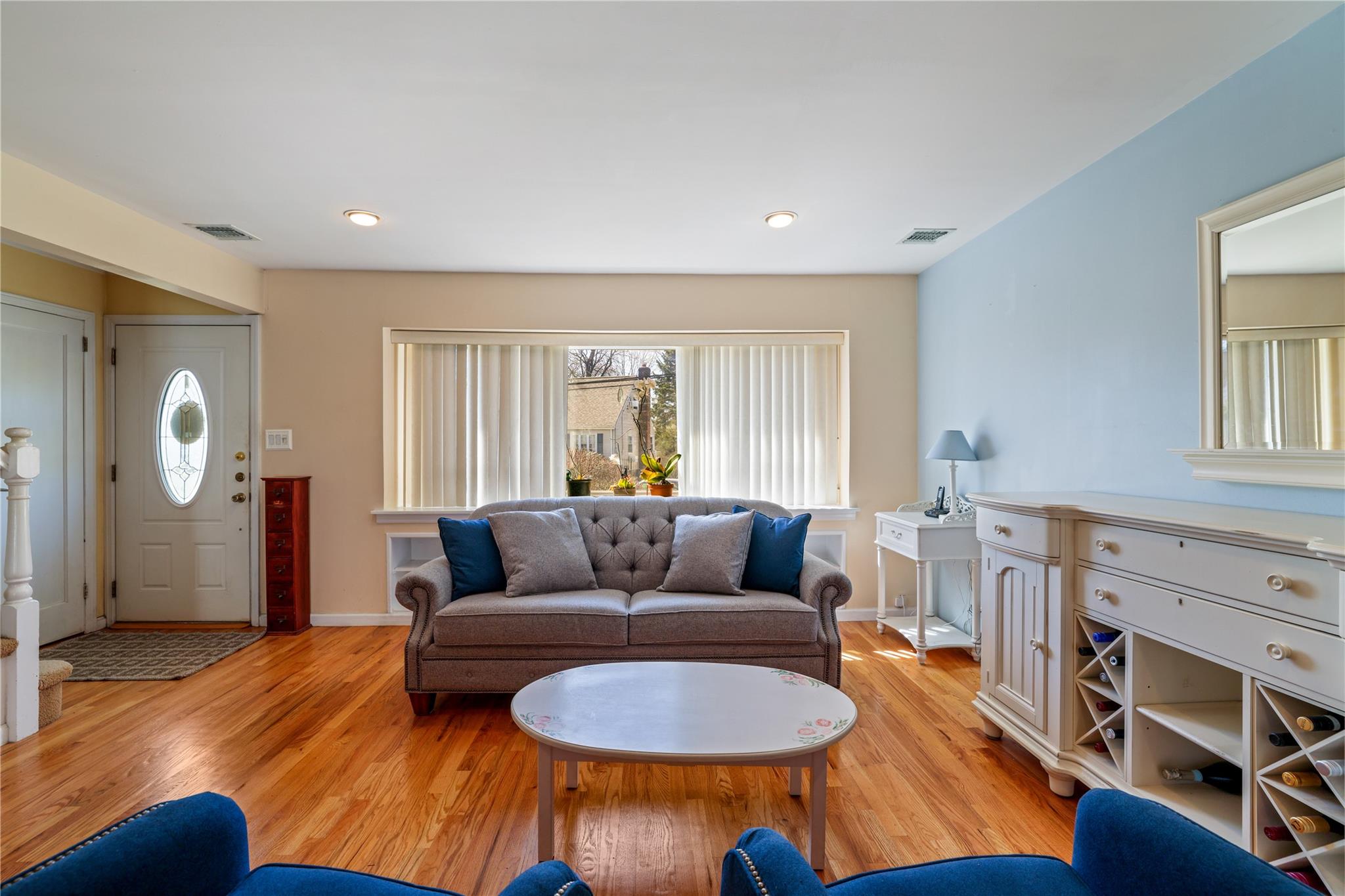 18 Bretton Road, New Hyde Park, New York image 5