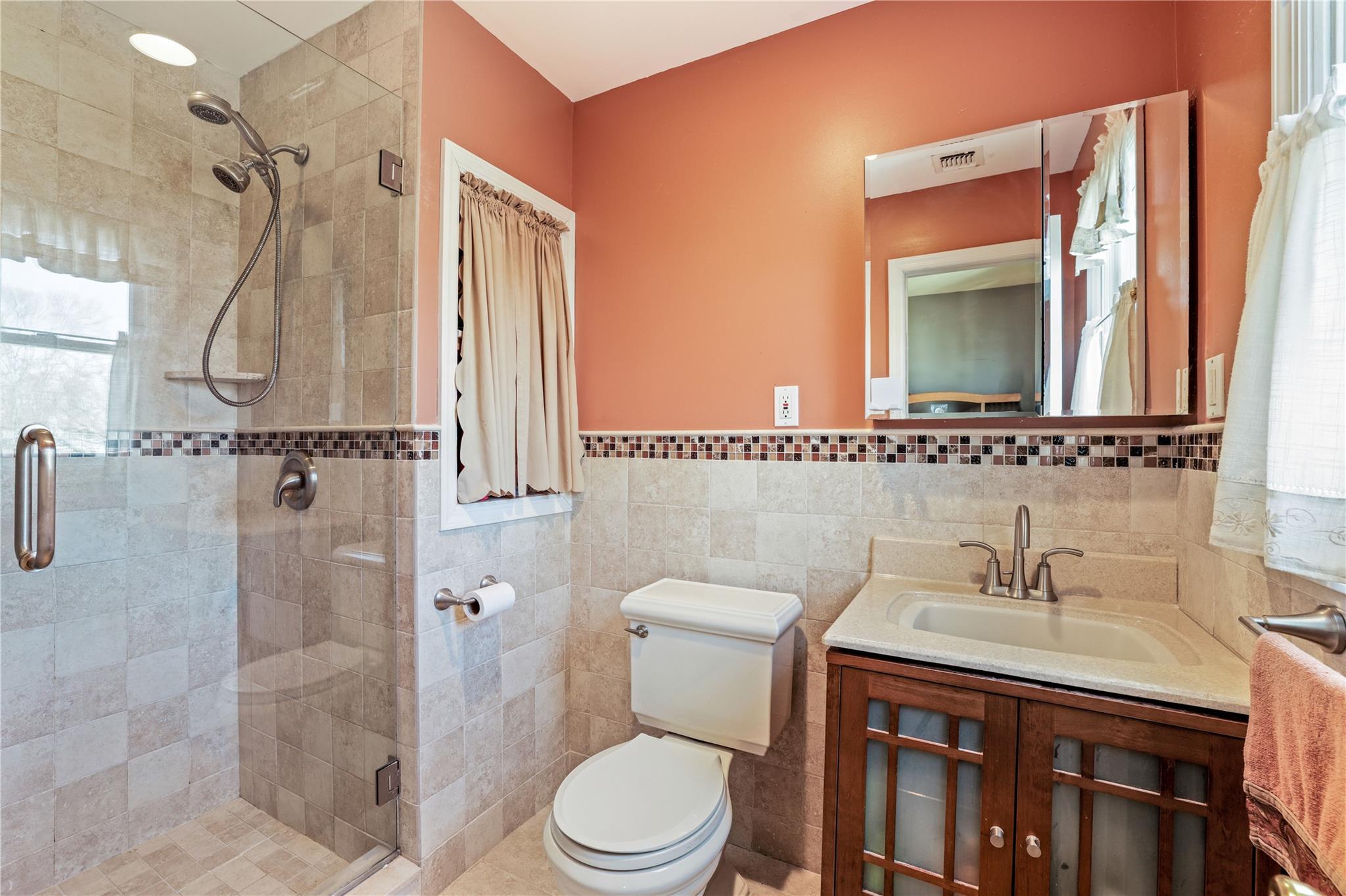 18 Bretton Road, New Hyde Park, New York image 24