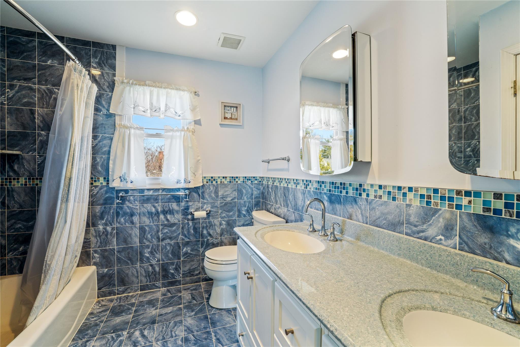 18 Bretton Road, New Hyde Park, New York image 20