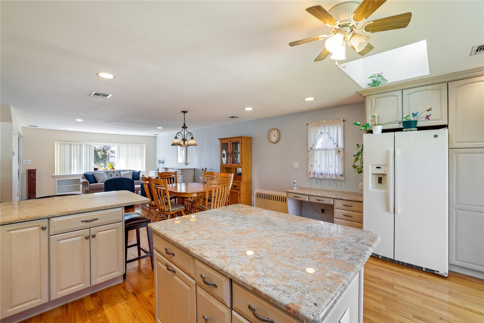 18 Bretton Road, New Hyde Park, New York image 10