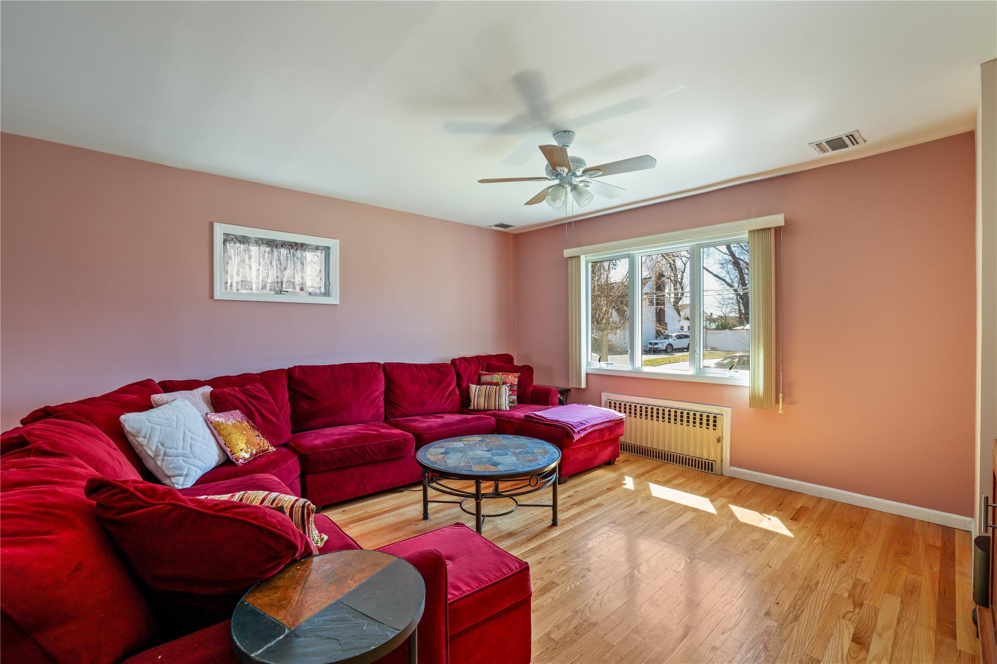 18 Bretton Road, New Hyde Park, New York image 14