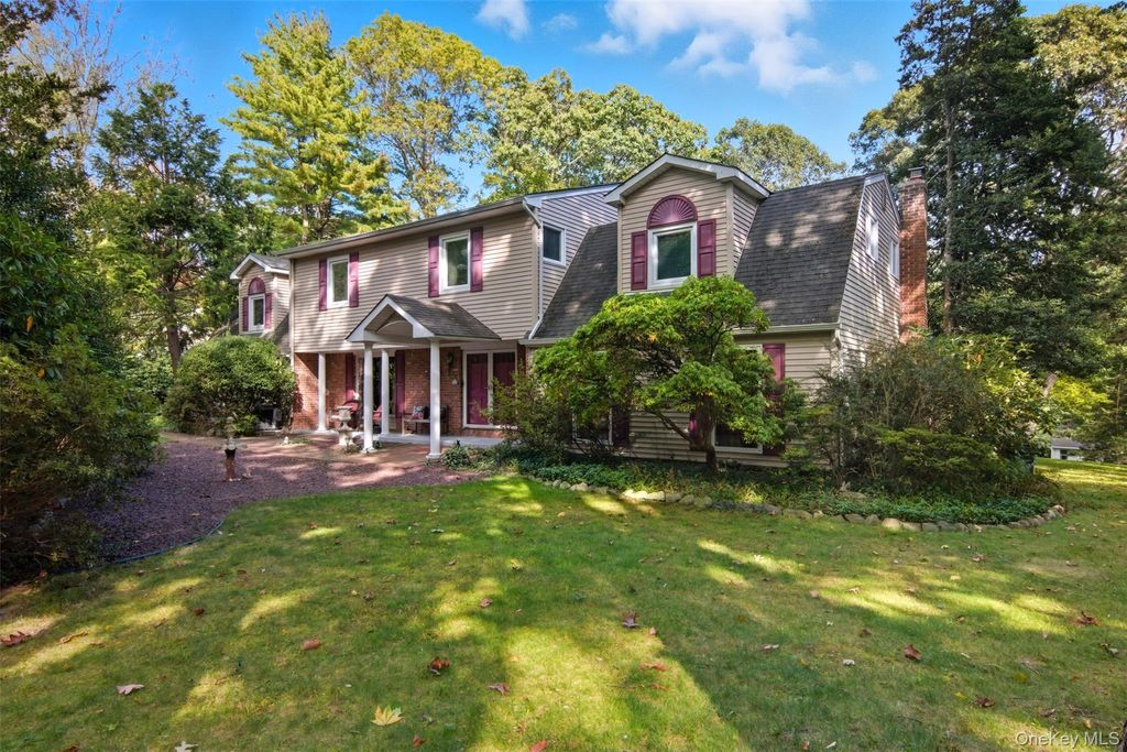 Photo of 8 Tanager Lane, Northport, NY 11768 (MLS # 921707)