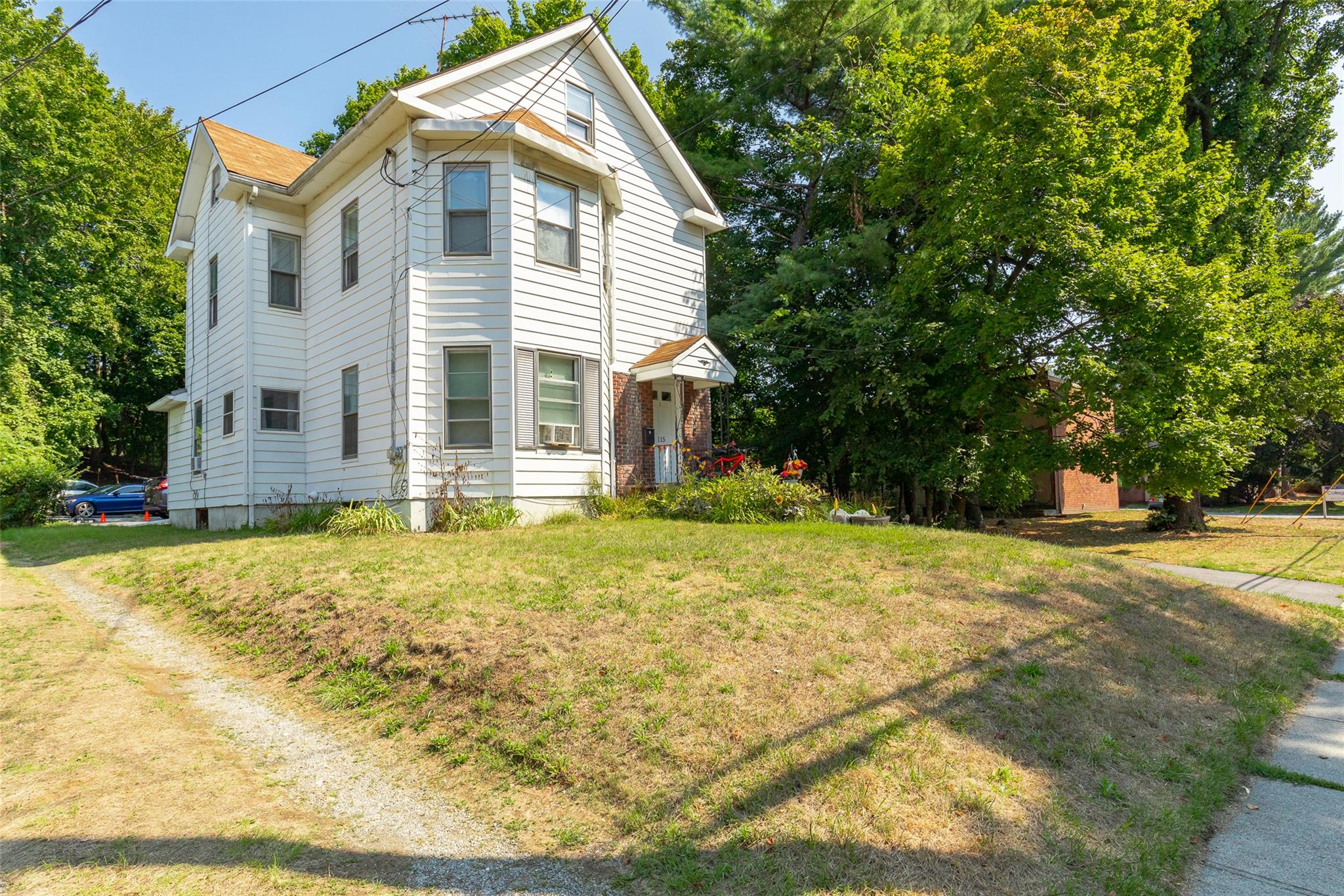 Fulton Avenue, Poughkeepsie, New York - 4 Bedrooms  
2 Bathrooms - 
