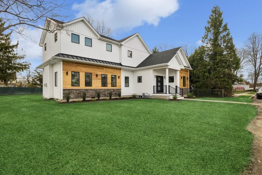 148 S 5th Street, Lindenhurst, New York image 4