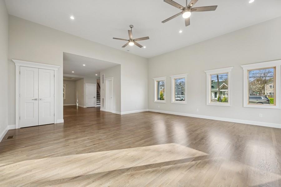 148 S 5th Street, Lindenhurst, New York image 18