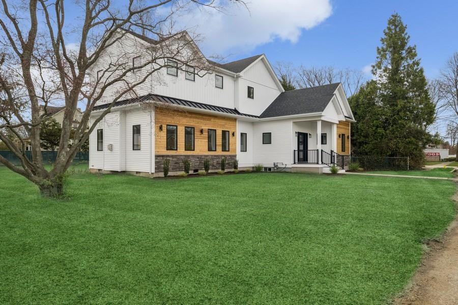 148 S 5th Street, Lindenhurst, New York image 5