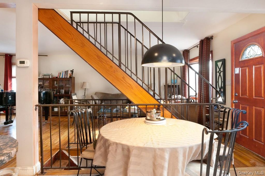 Photo of 16475 Underhill Avenue, Fresh Meadows, NY 11365 (MLS # 985983)