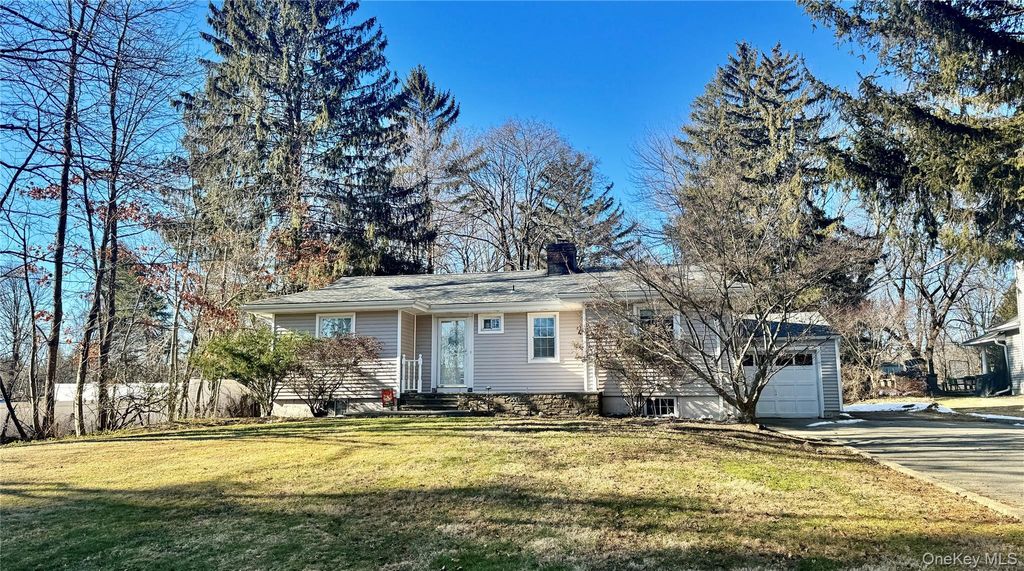 Photo of 2645 Old Yorktown Road, Yorktown Heights, NY 10598 (MLS # 946920)