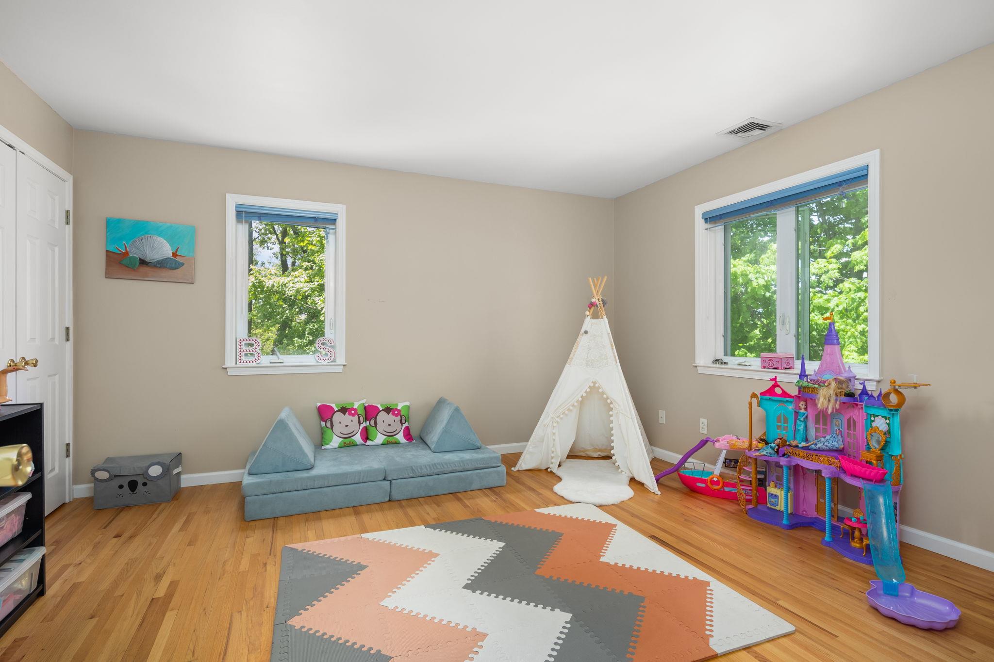 11C Piping Rock Drive, Ossining, New York image 18