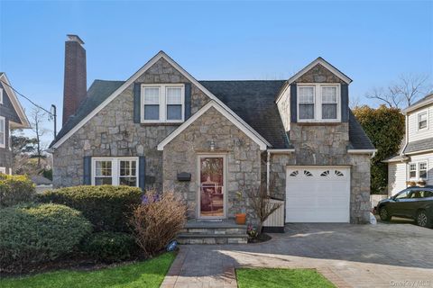 50 Paumanake Avenue Babylon NY 11702