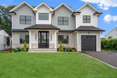 Homes For Sale - 93 Morton Boulevard<br/> Plainview, NY 11803