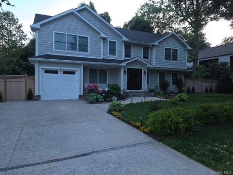 Homes For Sale - 124 Glenlawn Avenue<br/> Sea Cliff, NY 11579