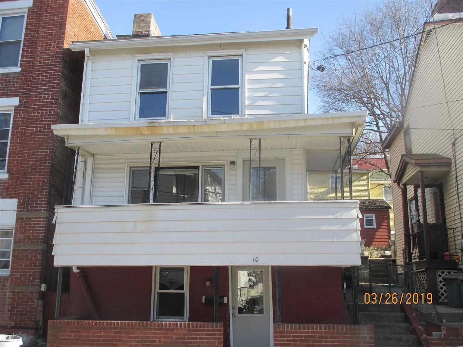 Duane Street, Poughkeepsie, New York - 4 Bedrooms  
1 Bathrooms  
6 Rooms - 