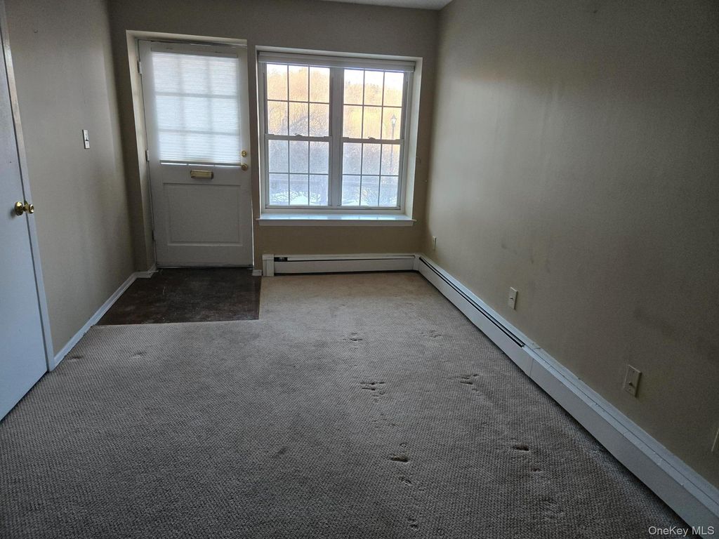 Photo of 1840 Crompond Road #9A6, Peekskill, NY 10566 (MLS # 960574)