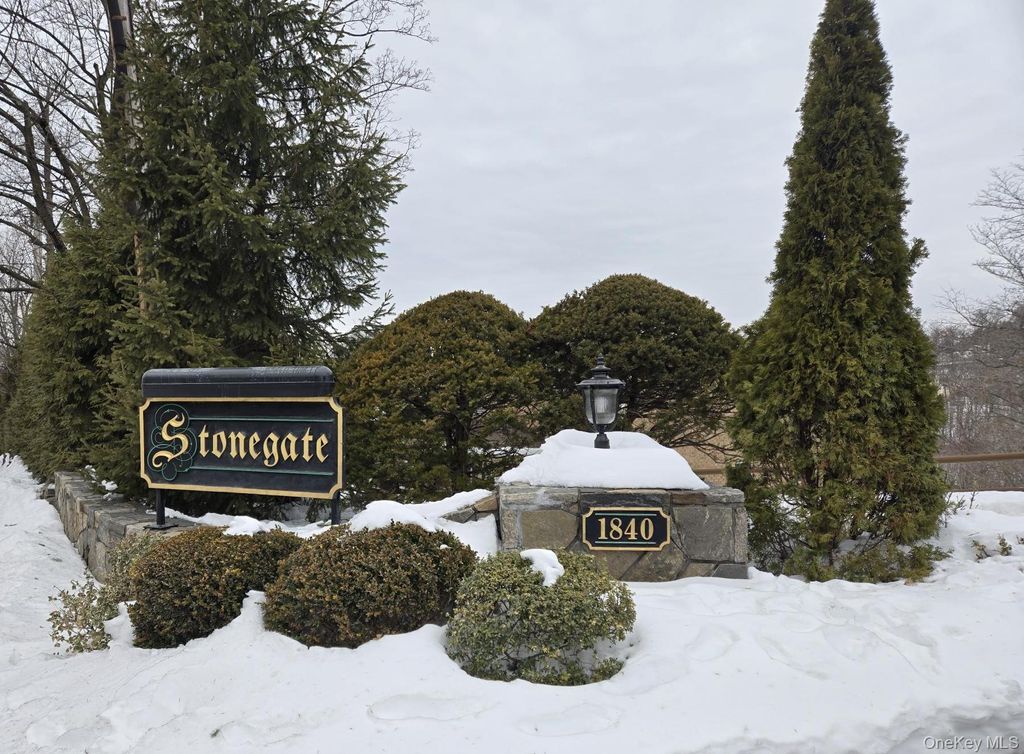 Photo of 1840 Crompond Road #9A6, Peekskill, NY 10566 (MLS # 960574)