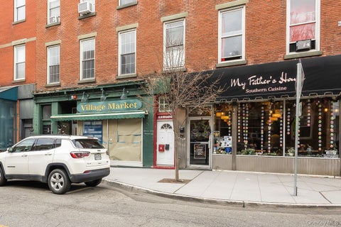 Apartment For Rent - 12 N Broadway #1ST FLOOR<br/> Nyack, NY 10960