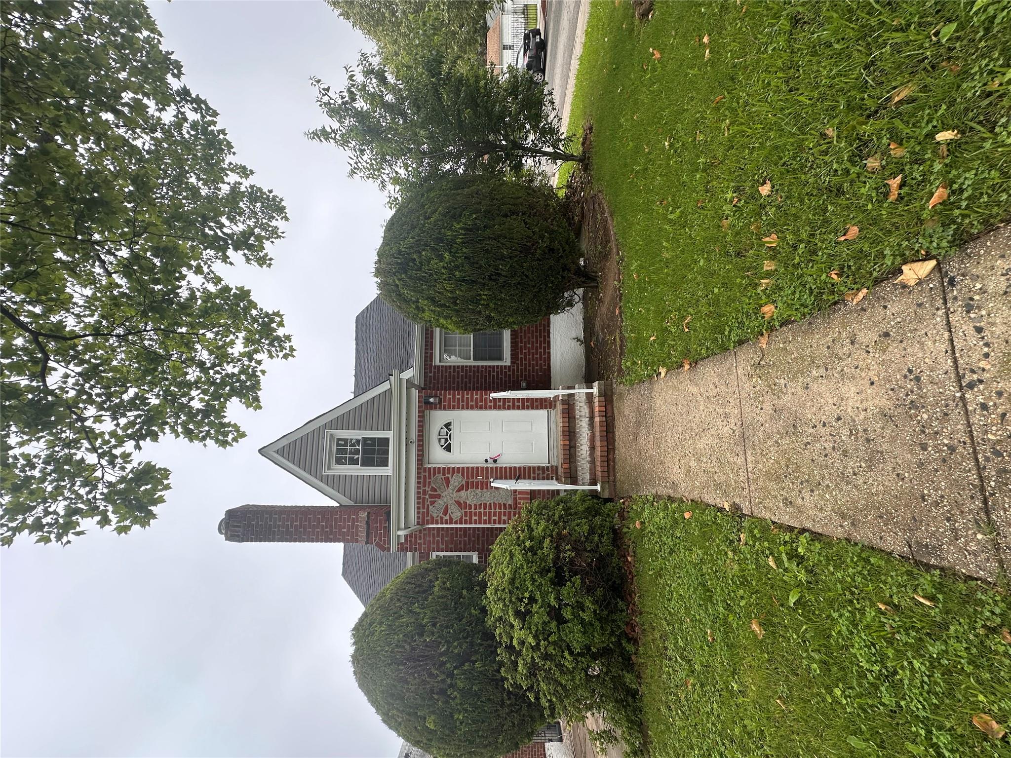 113th Drive, Queens Village, Queens, NY - 3 Bedrooms  
2 Bathrooms  
6 Rooms - 