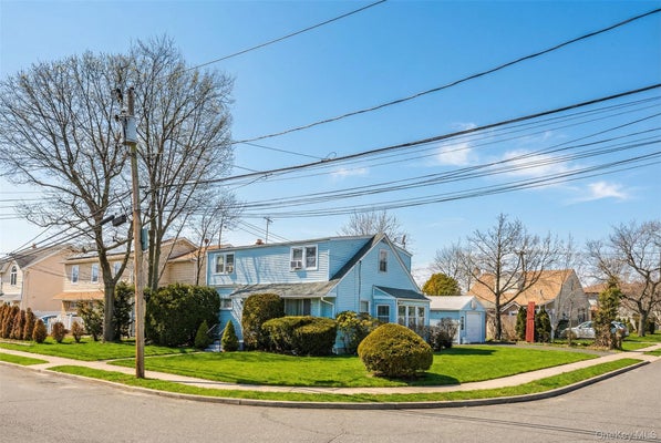 282 CARYL DR, LAWRENCE, NY 11559 - Image 65fea472081549b47be690361e8d3e96/989581070
