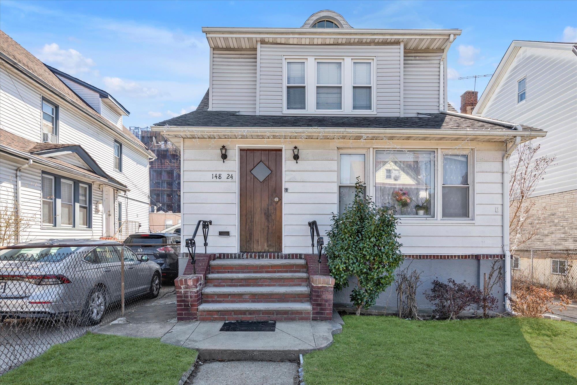 87th Road, Jamaica, Queens, NY - 4 Bedrooms  
3 Bathrooms - 