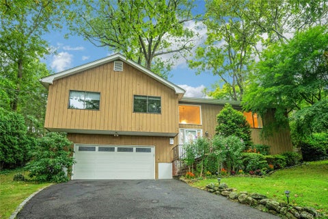 Homes For Sale - 44 Hillside Lane<br/> New Rochelle, NY 10804