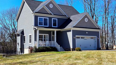 Homes For Sale - 46 Long Hill Road<br/> Dutchess County, Hopewell Junction, NY 12533