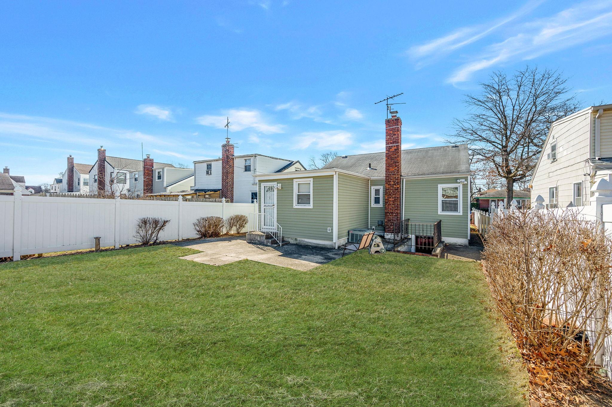 225-19 109th Ave Ave, Queens Village, New York image 5