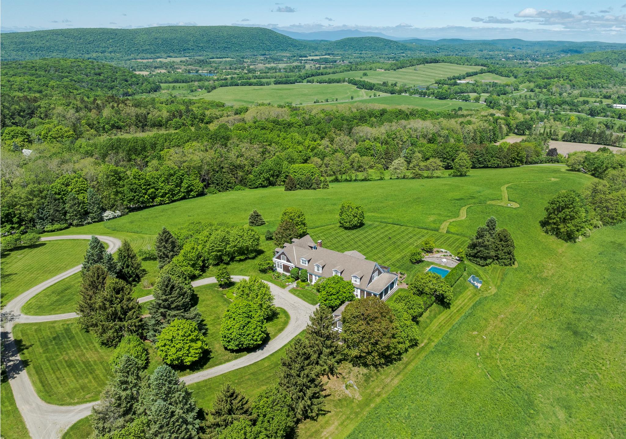 Carpenter Hill Road, Pine Plains, New York - 5 Bedrooms  
5 Bathrooms  
11 Rooms - 