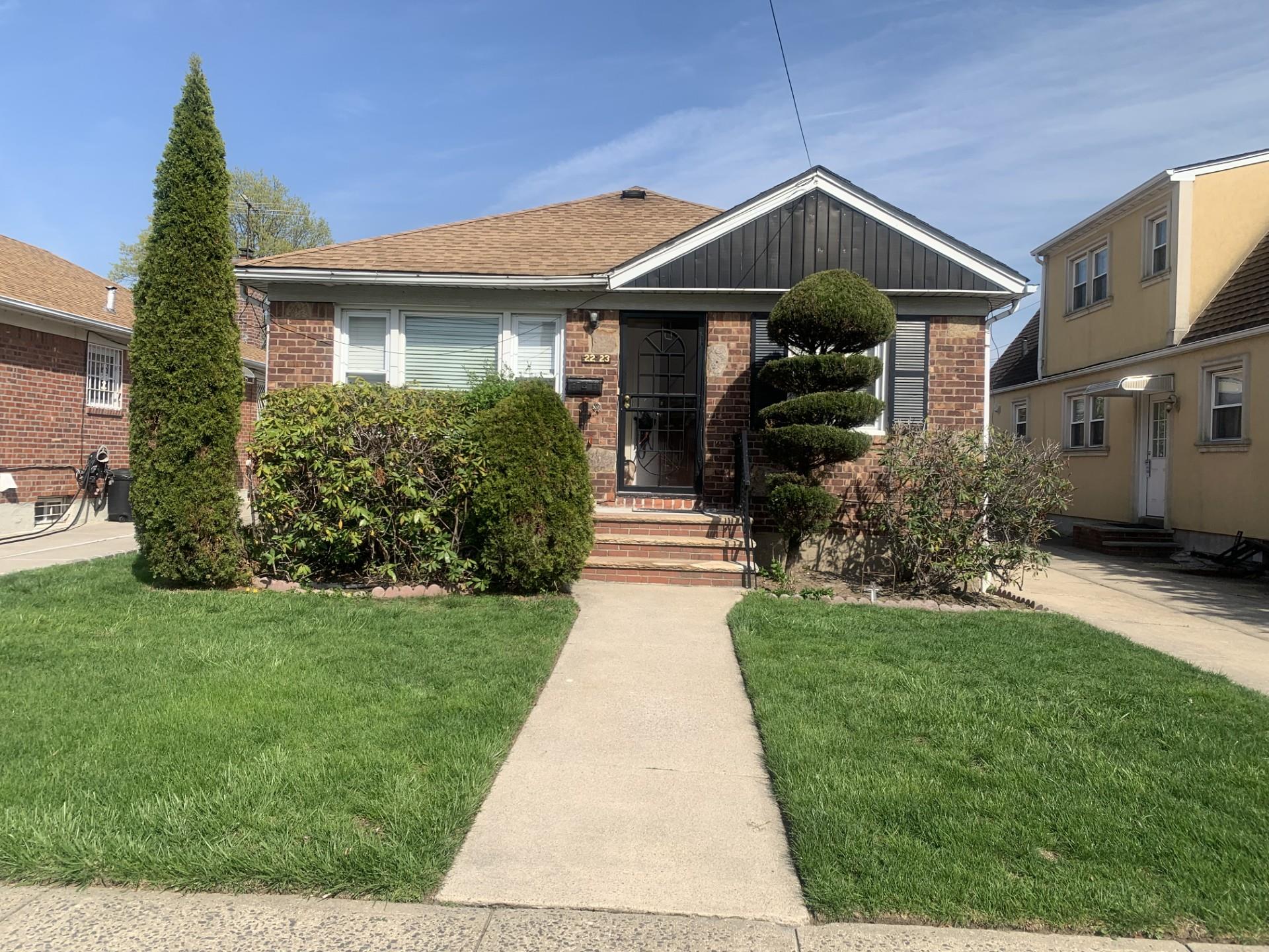 Rental Property at 160 Street, Whitestone, Queens, NY - Bedrooms: 3 
Bathrooms: 2 
Rooms: 6  - $3,500 MO.