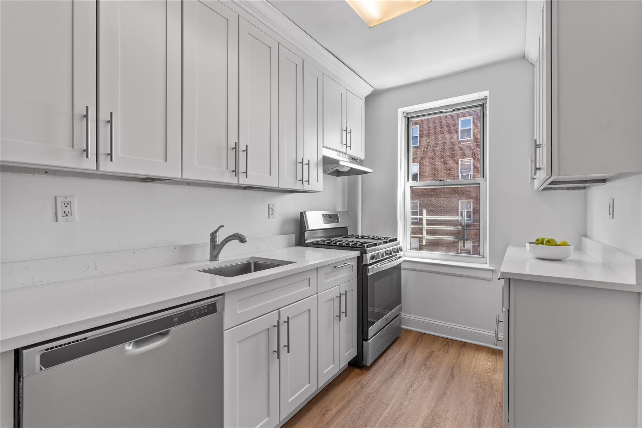 1 Vincent Road #4C, Bronxville, New York image 5