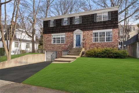 Homes For Sale - 34 Wooleys Lane<br/> Great Neck, NY 11023