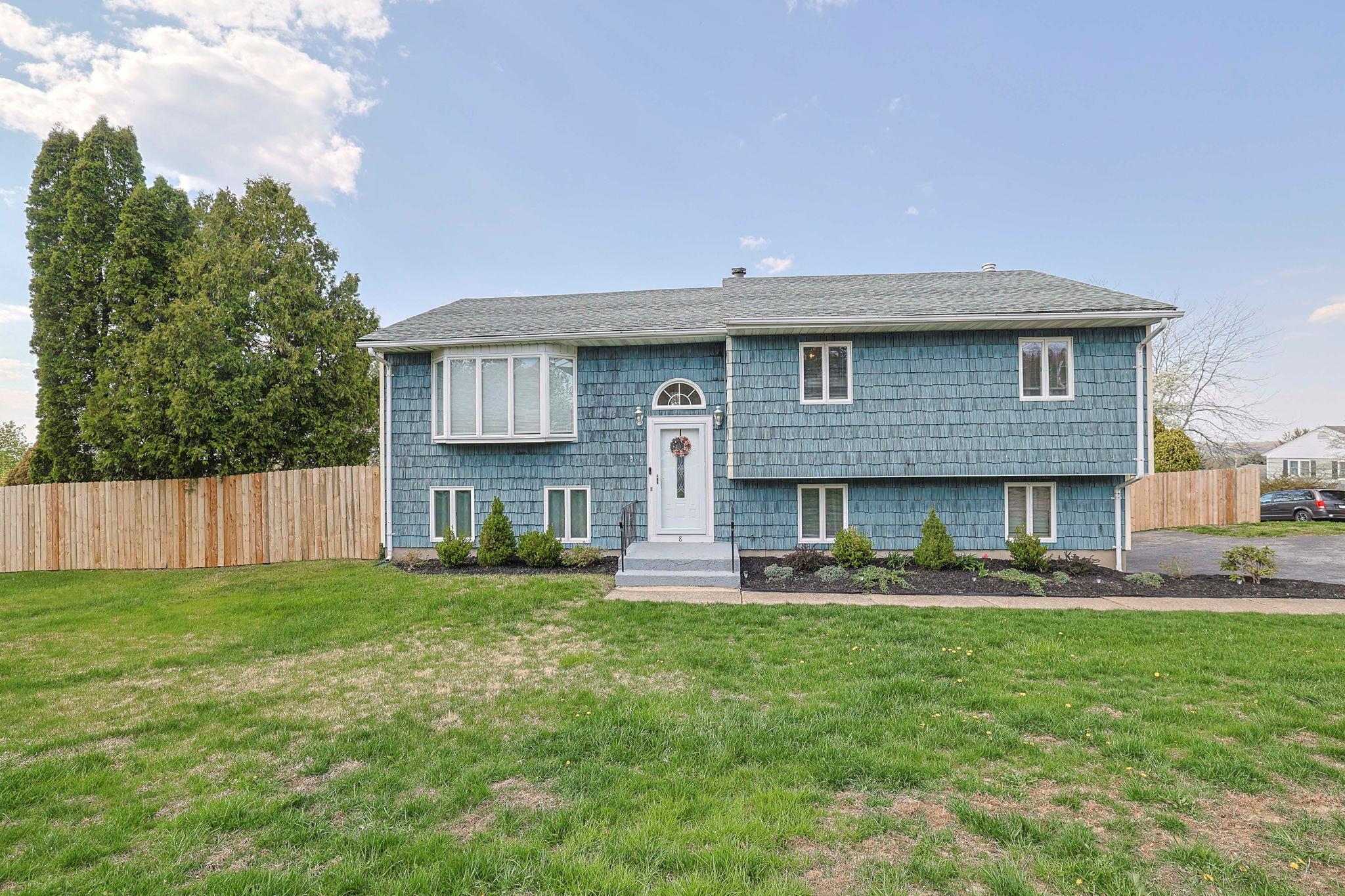 8 Country Lane, Warwick, New York image 1