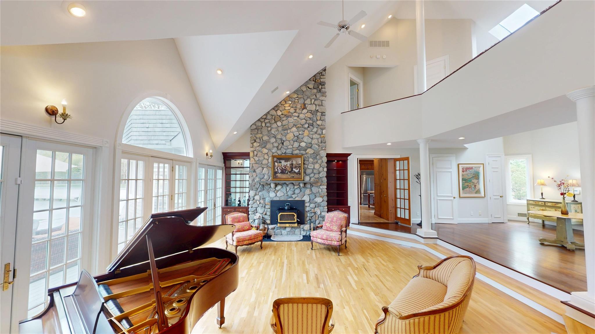 124 Montauk Highway, Westhampton, New York image 26